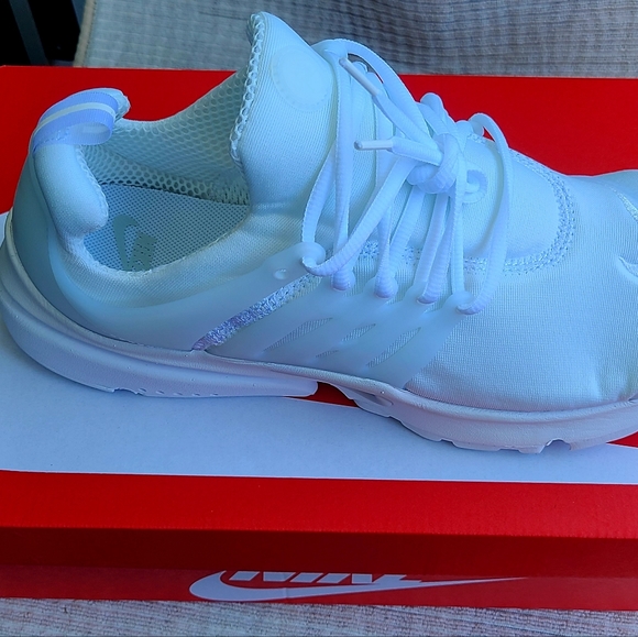 Men's size 13 Nike White/Pure Platinum CT3550-100 Running Shoes - Picture 1 of 10